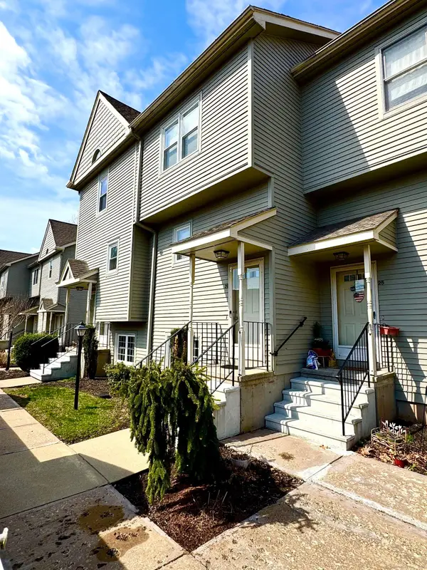 40 Cornerstone Court #26 #26, Southington, CT 06479