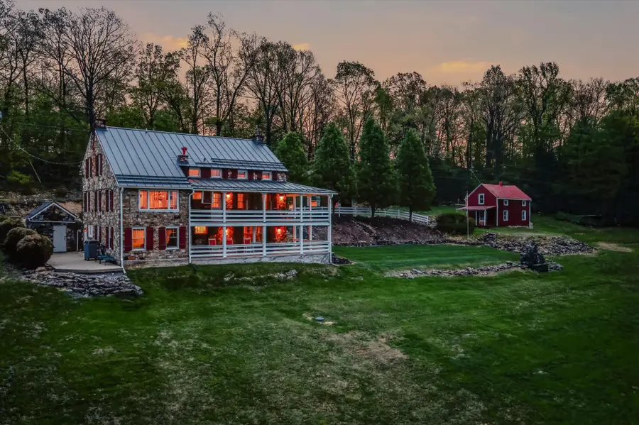 3877 Dry Run Rd, Hedgesville, WV 25427 - #3