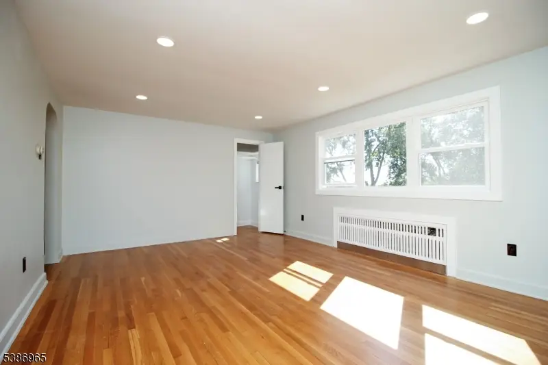 609 Leo St, Hillside, NJ 07205-1728 - Image #2