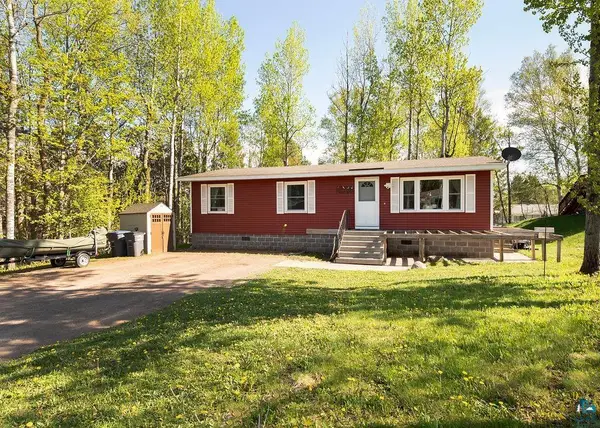 216 13th St, Proctor, MN 55810