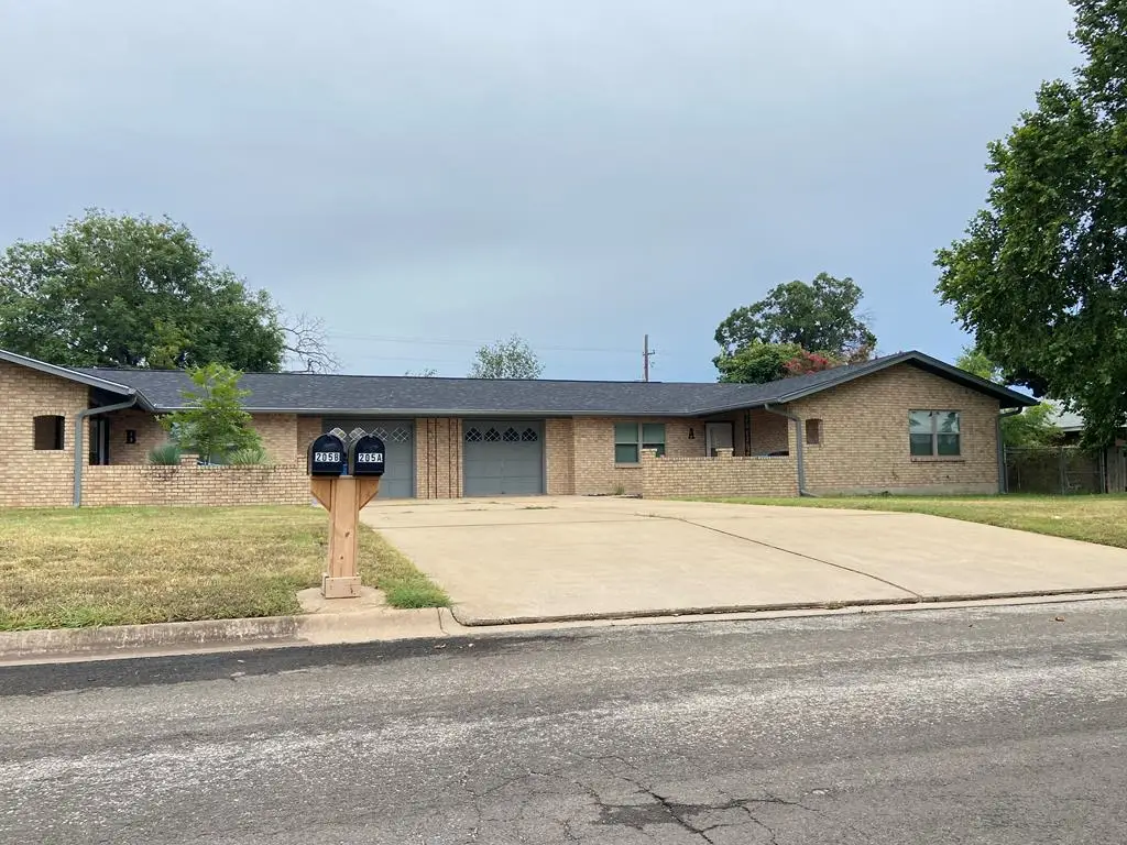 205 A&B N Manor Dr, Kerrville, TX 78028 - #1