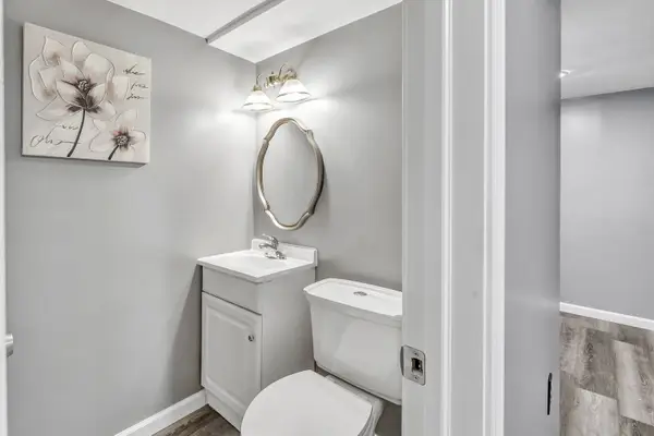 84 Eileen Road, West Haven, CT 06516