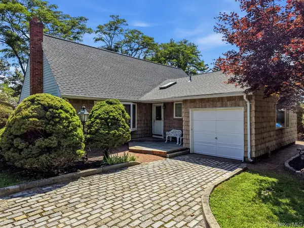10 Arcadia Drive, Dix Hills, NY 11746