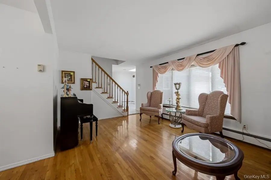 10 Arcadia Drive, Dix Hills, NY 11746 - #3