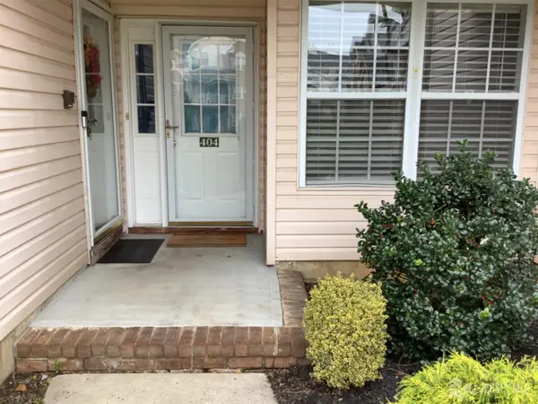 -404 Plymouth Road, North Brunswick, NJ 08902