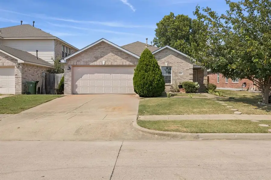 903 Hems Lane, Arlington, TX 76001 - Image #2