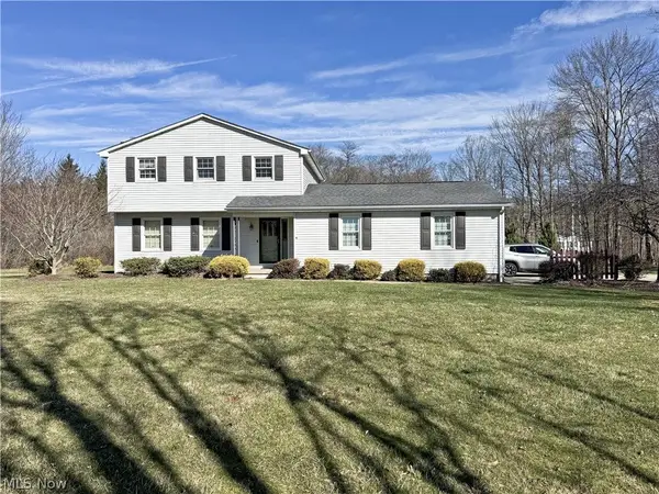 1016 W Pine Lake Road, North Lima, OH 44452