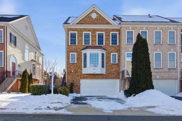 18544 Pineview Sq, LEESBURG, VA 20176