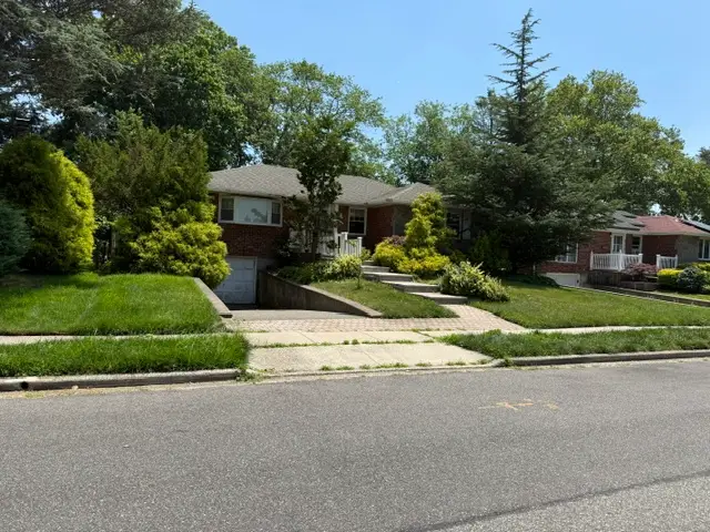 219 Willets Ln, Jericho, NY 11753 - #1