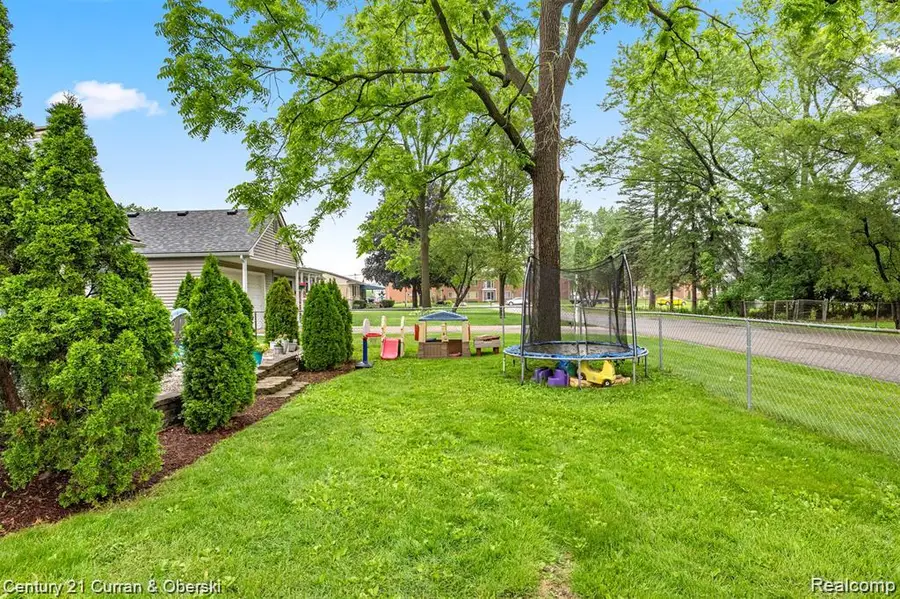 29118 Clarita Street, Livonia, MI 48152 - #3