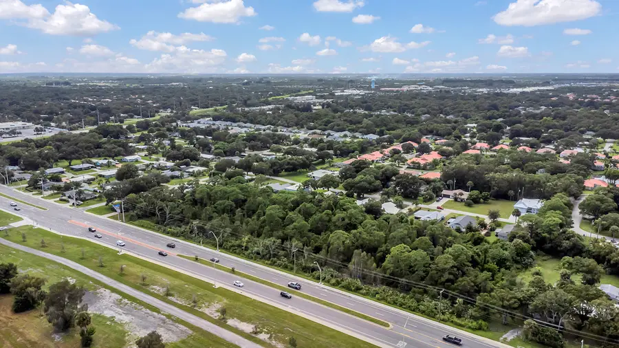 2301 43rd Avenue, Vero Beach, FL 32960 - Image #3