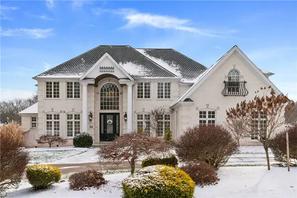 470 Four Lakes Dr, Gibsonia, PA 15044