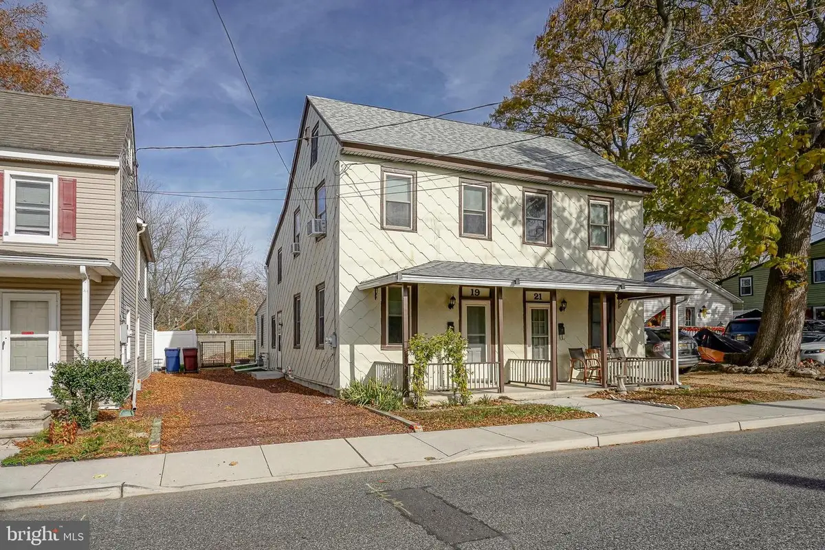19 E Millbrooke Ave, Woodstown, NJ 08098 - #1