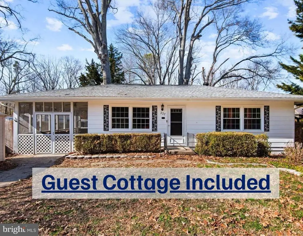 227 7th St, Colonial Beach, VA 22443 - #1