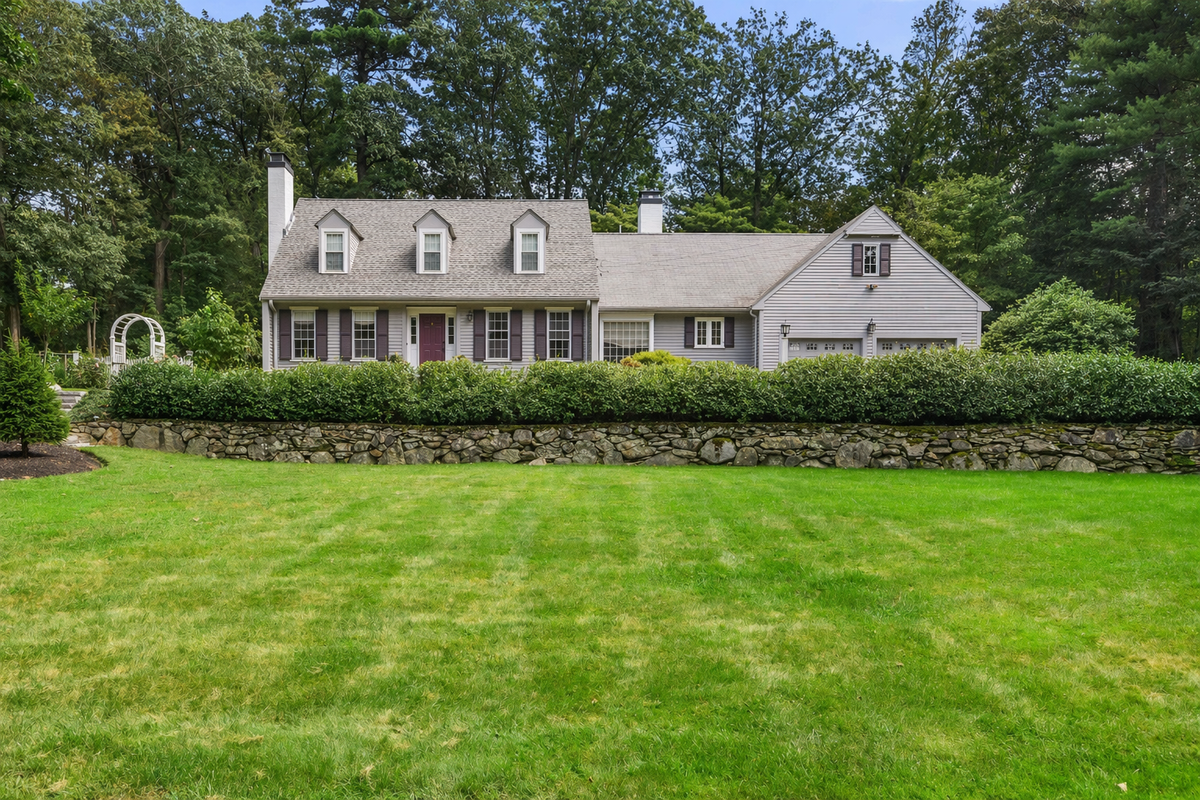 5 Raleigh Rd, Dover, MA 02030 - #1