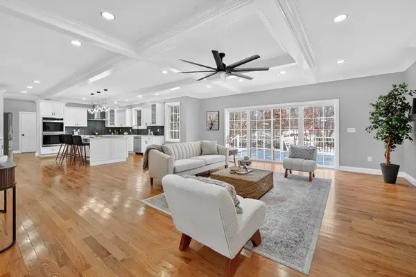 2 Happy Acres Lane, East Longmeadow, MA 01028