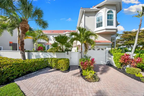 443 8th Avenue S #104, Naples, FL 34102