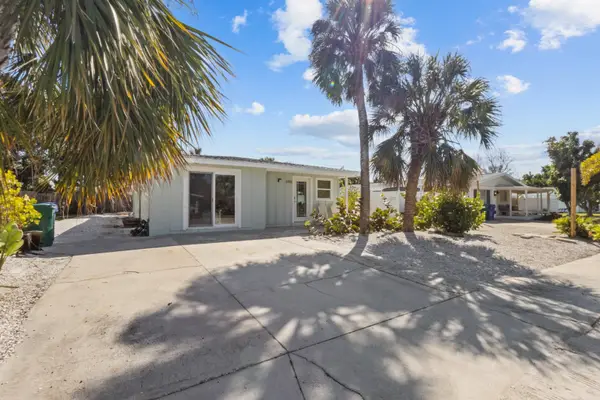 690 Fox Street, LONGBOAT KEY, FL 34228