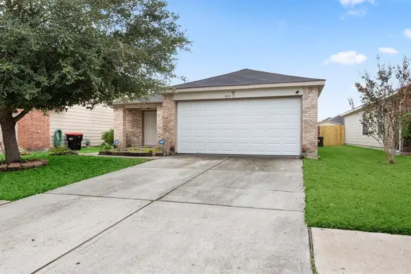 1614 Wooded Acres Drive, Humble, TX 77396
