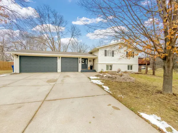 609 S Splitrock Blvd, Brandon, SD 57005