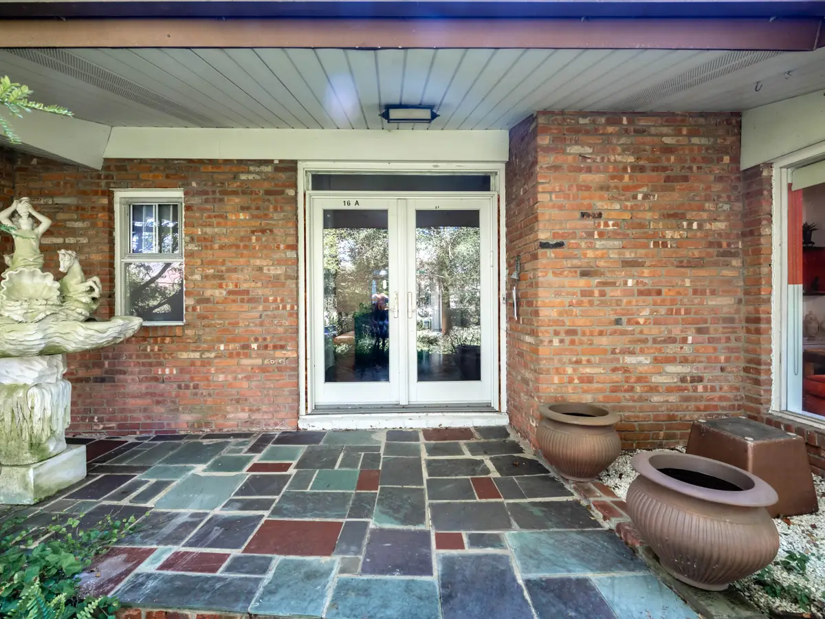 16 Ridge Drive E #A, Great Neck, NY 11021 - #1