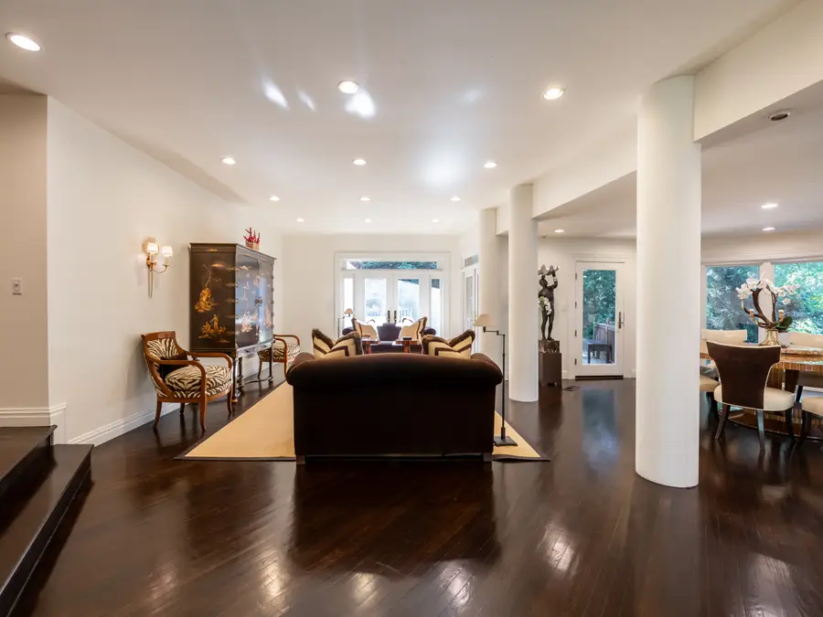 16 Ridge Drive E #A, Great Neck, NY 11021 - #3