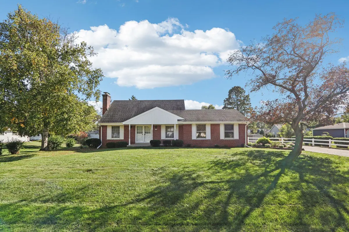 2231 W Woodward Dr, Oak Creek, WI 53154 - Image #1