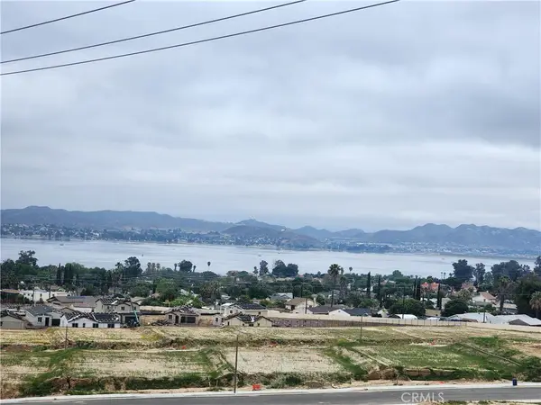 30 Lakeview, Lake Elsinore, CA 92530