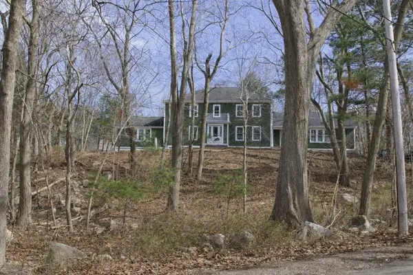 10 Popes Lane, Hingham, MA 02043