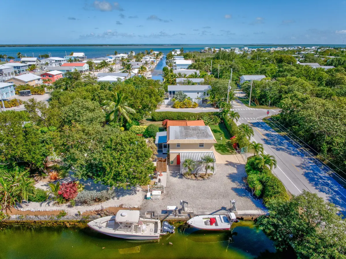 30985 Hibiscus Dr, Big Pine Key, FL 33043 - Image #1