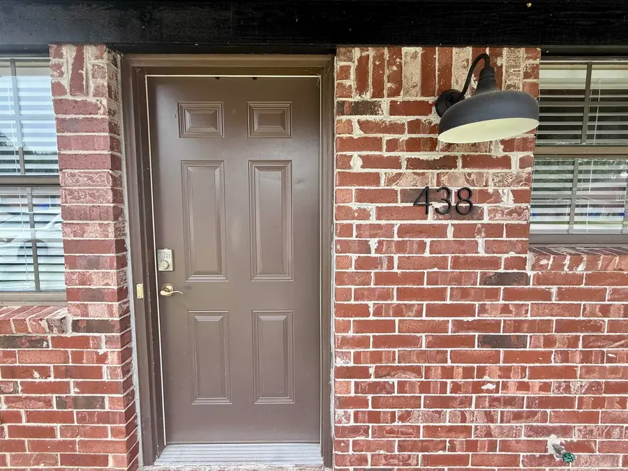 438 Helen St, Conway, AR 72034 - #2