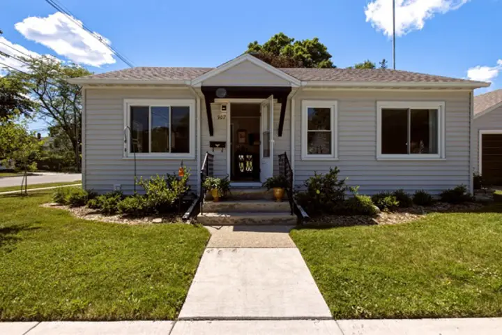 907 N 7th Ave, Sturgeon Bay, WI 54235 - #1
