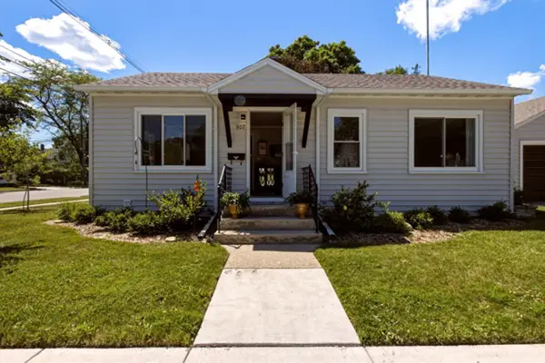 907 N 7th Ave, Sturgeon Bay, WI 54235