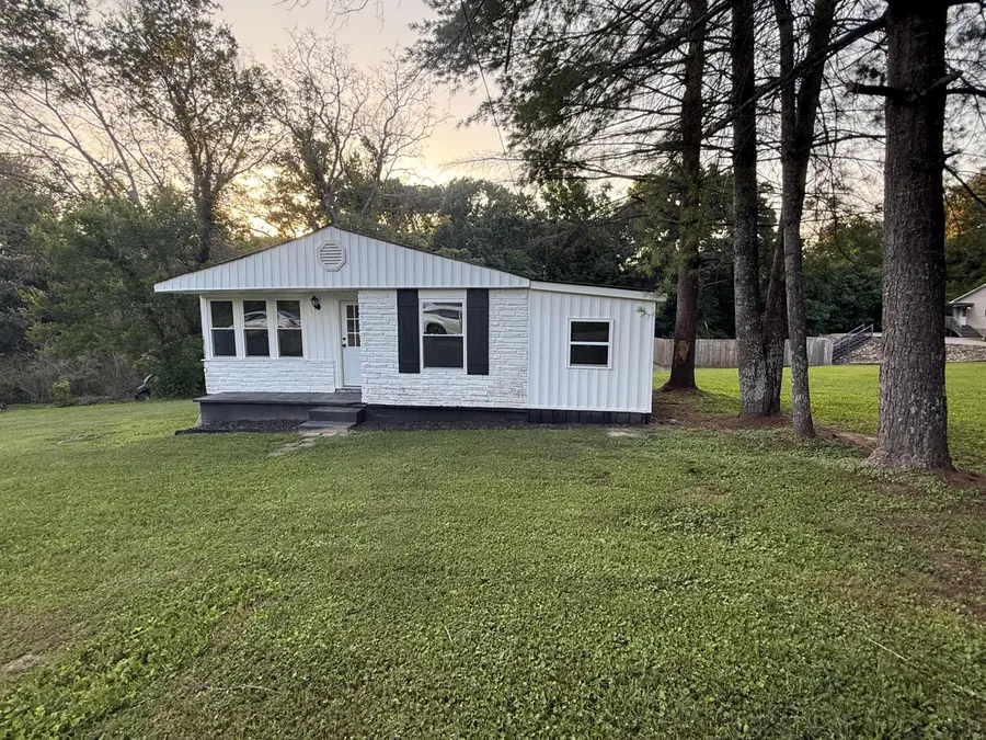 901 Jacobs Avenue, Bridgeport, AL 35740 - #2