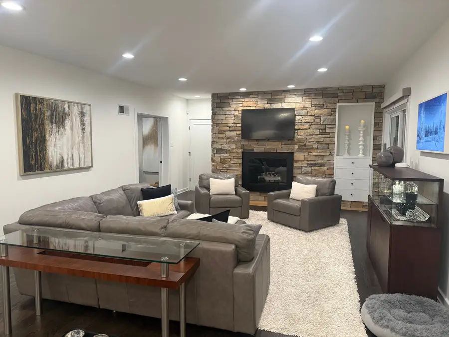 70 E Ladue Estates Drive, Creve Coeur, MO 63141 - #3