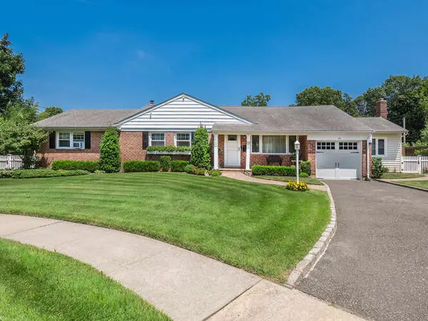 14 Harbor Lane, Glen Head, NY 11545