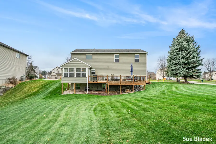 8641 Suntree Drive, Zeeland, MI 49464 - Image #3
