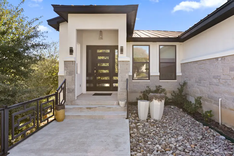 105 Golden Eagle, Horseshoe Bay, TX 78657 - Image #3