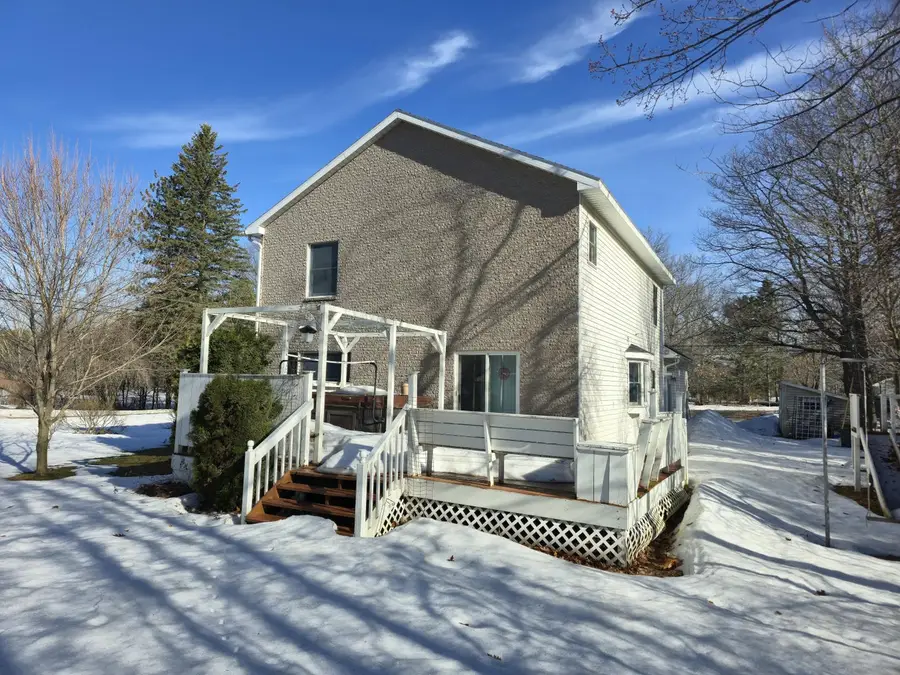 1427 W 14th St, Sault Ste Marie, MI 49783 - #3