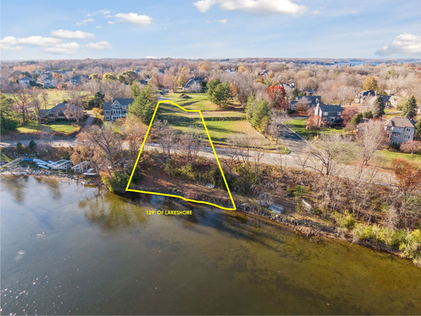3921 White Oak Lane, Chanhassen, MN 55331