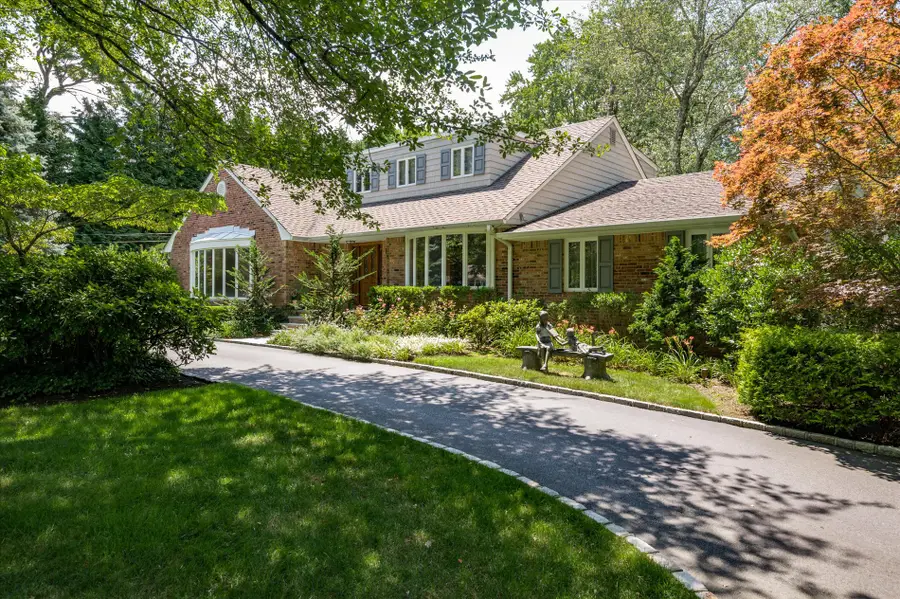14 Pine Drive, Woodbury, NY 11797 - #2