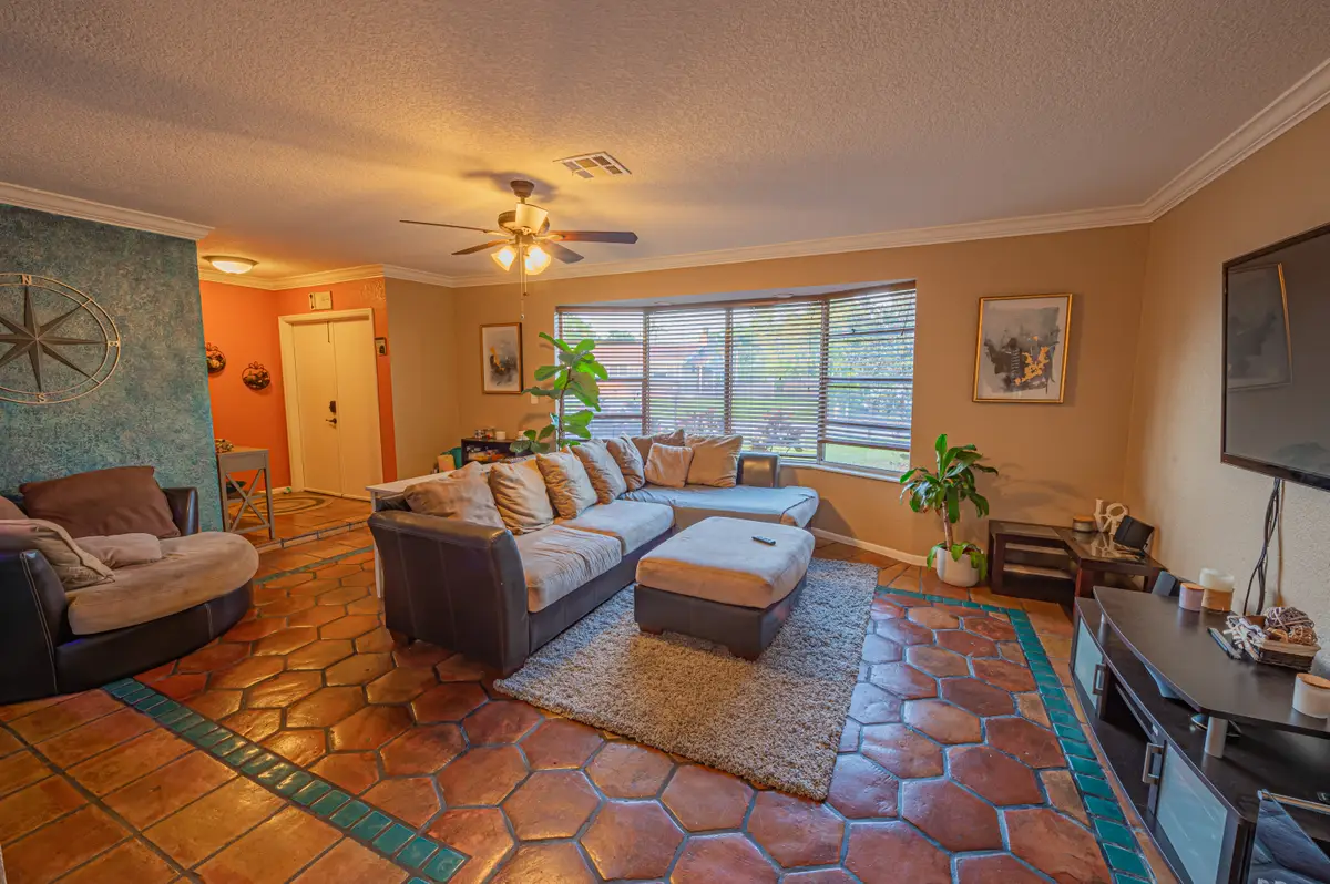 11400 Tara Dr, Plantation, FL 33325 - #1