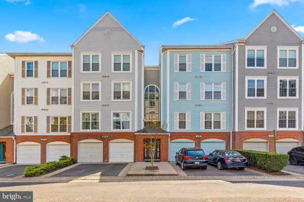 255 S Pickett Street , 102, Alexandria, VA 22304