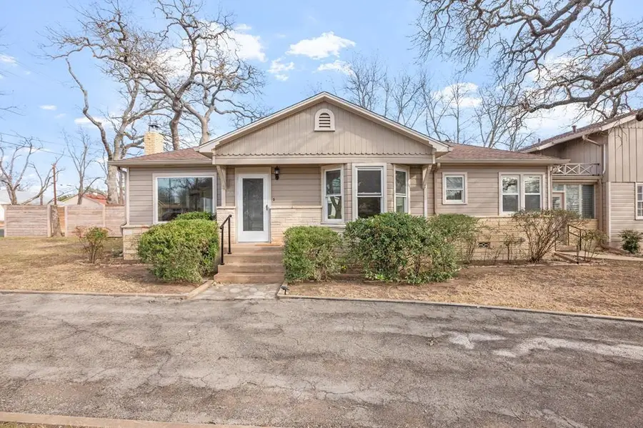 707 N Milam St, Fredericksburg, TX 78624 - #2