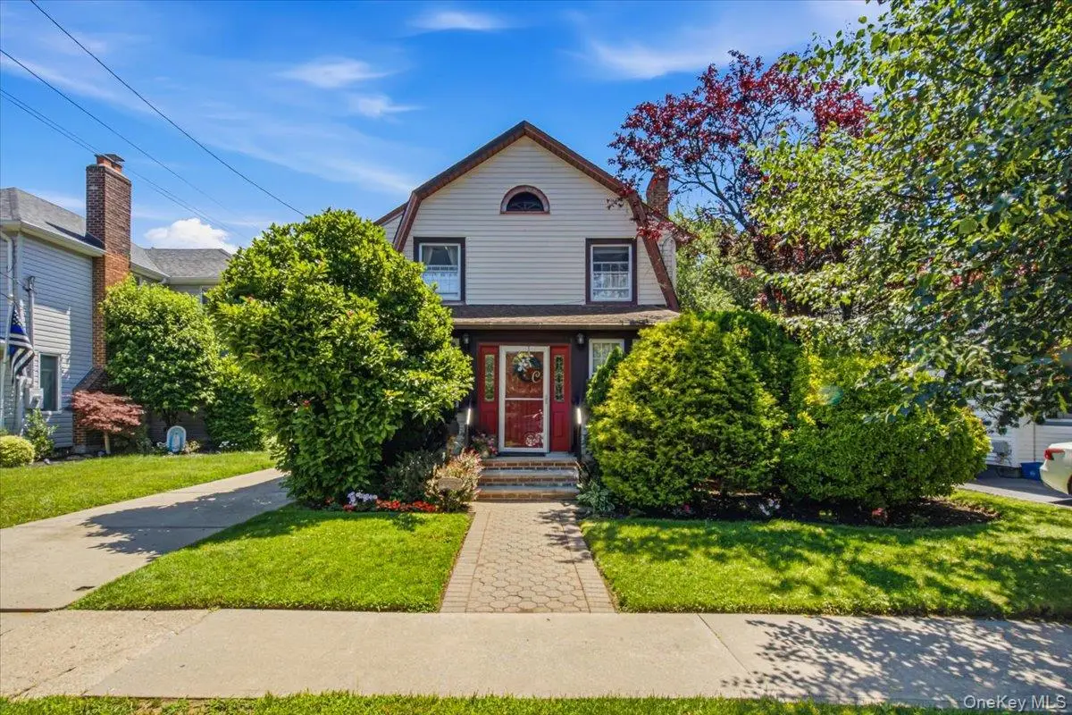 33 Rogers Place, Floral Park, NY 11001 - #1