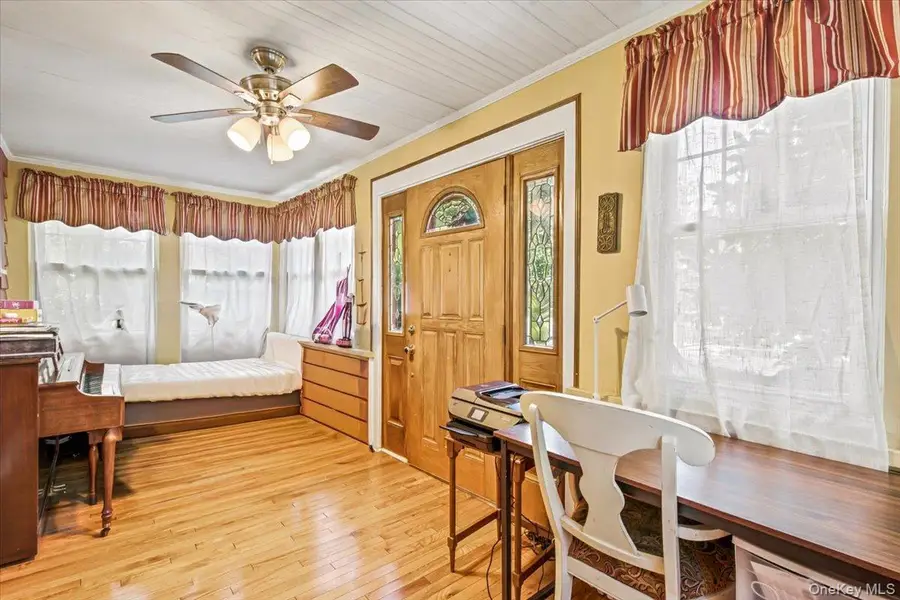 33 Rogers Place, Floral Park, NY 11001 - #2