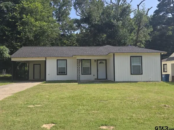 412 Lindsey Street, Daingerfield, TX 75638