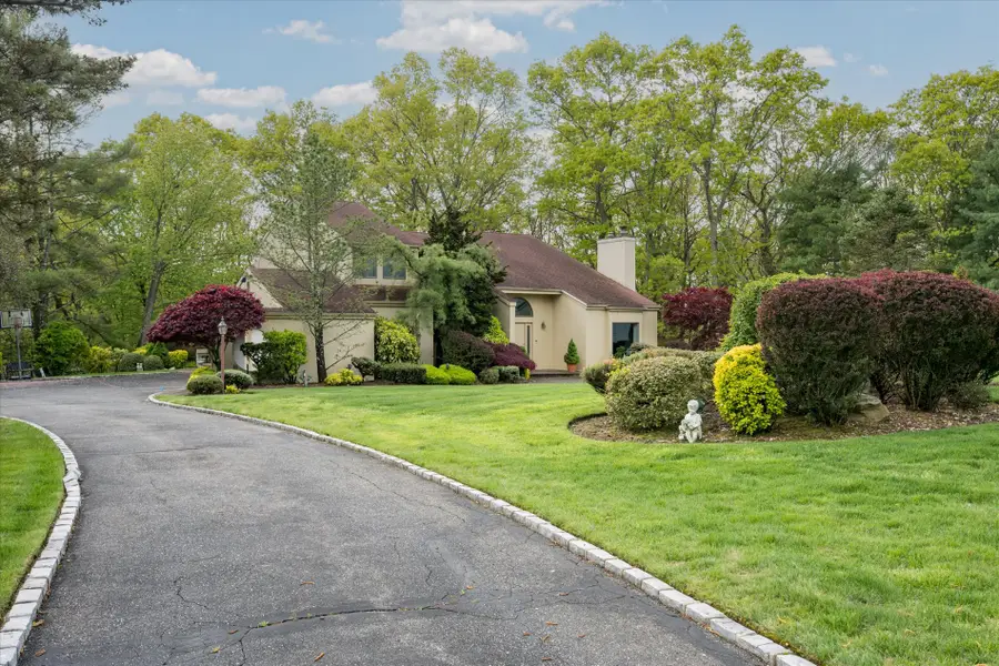 38 Tamara Court, Melville, NY 11747 - #2