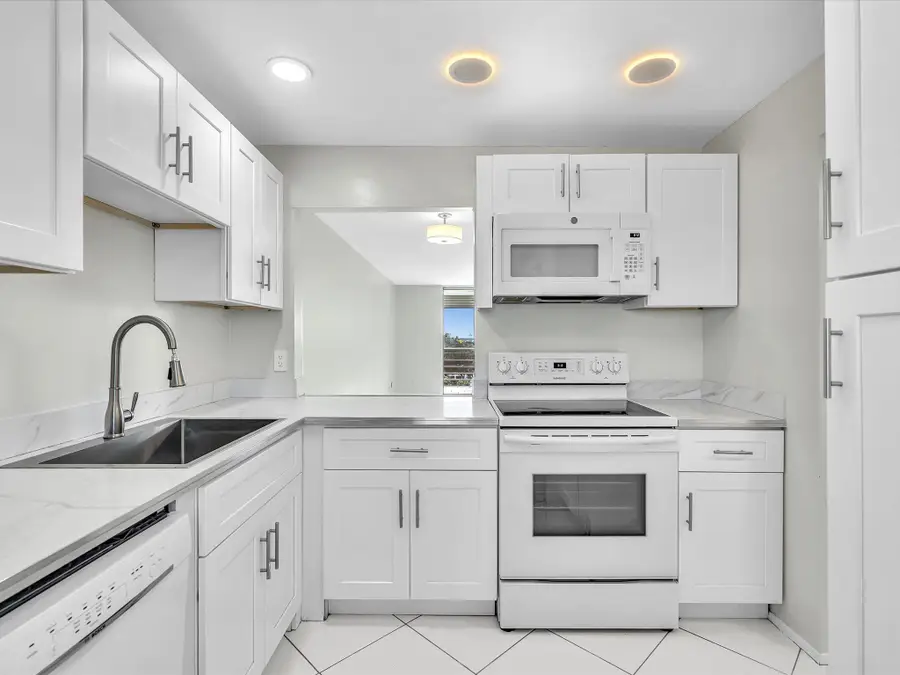 6161 NW 2nd Avenue, Boca Raton, FL 33487 - #2