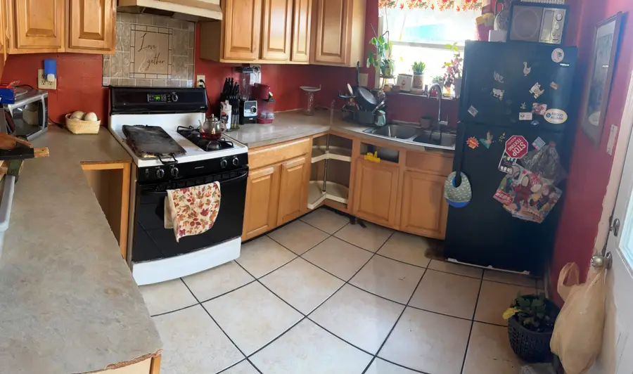 1347 Mulberry St, Reading, PA 19604 - #3